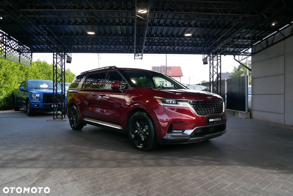 Kia Carnival - 2