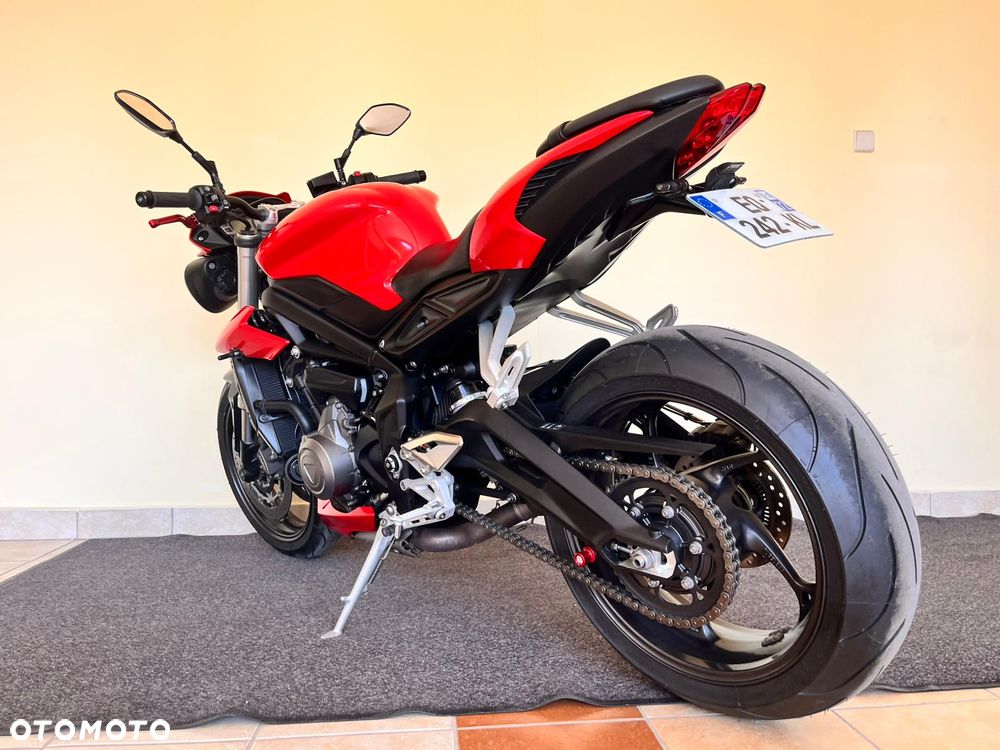 Triumph Street Triple - 11