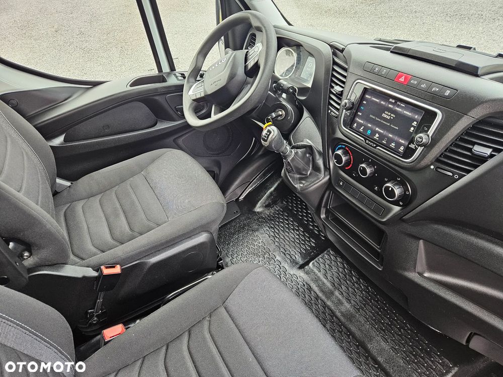 Iveco Daily 35S16 / 3.0 160KM / Kontener 8 palet / Winda 750Kg/ Klima / Bardzo ładny ! - 30