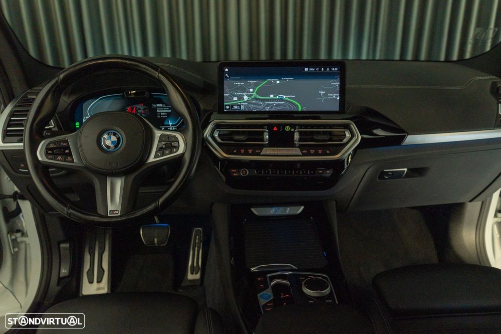 BMW iX3 M Sport Inspiring - 13