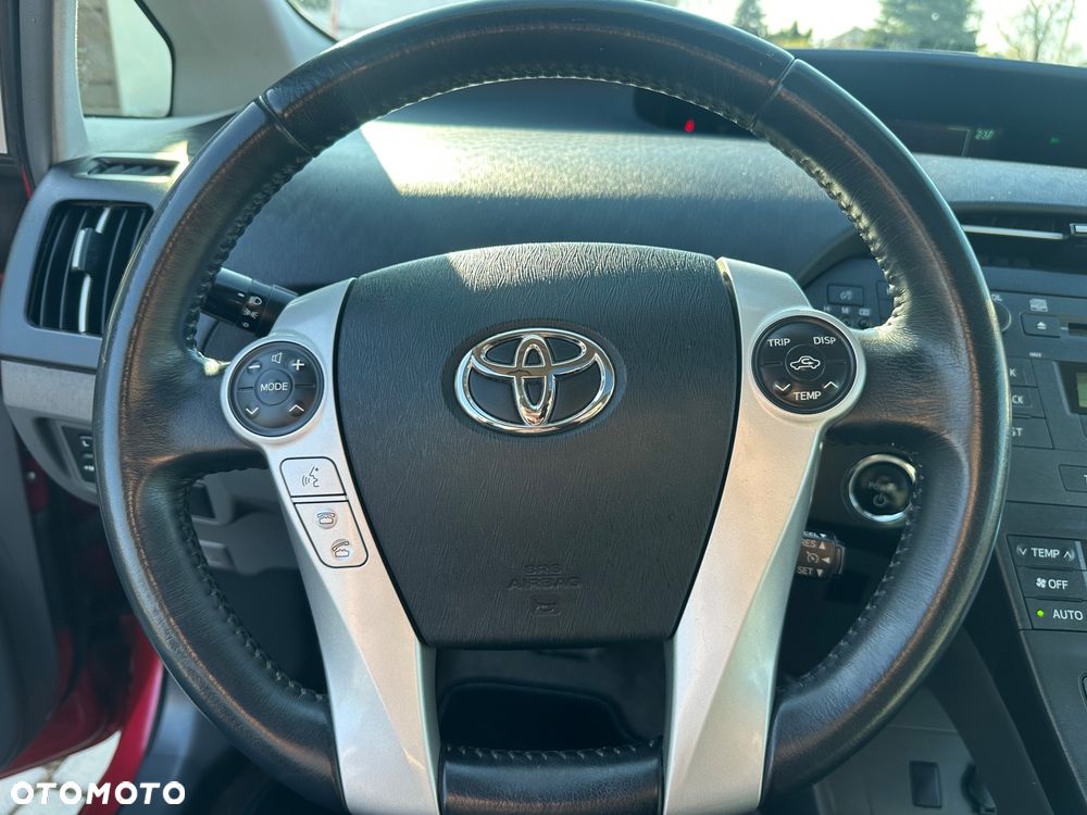 Toyota Prius (Hybrid) Executive - 9