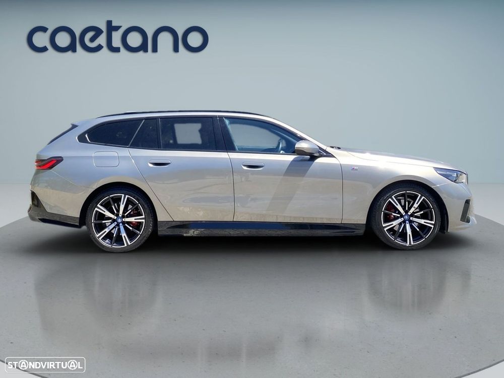 BMW 530 e Pack Desportivo M Pro — fotografia 28