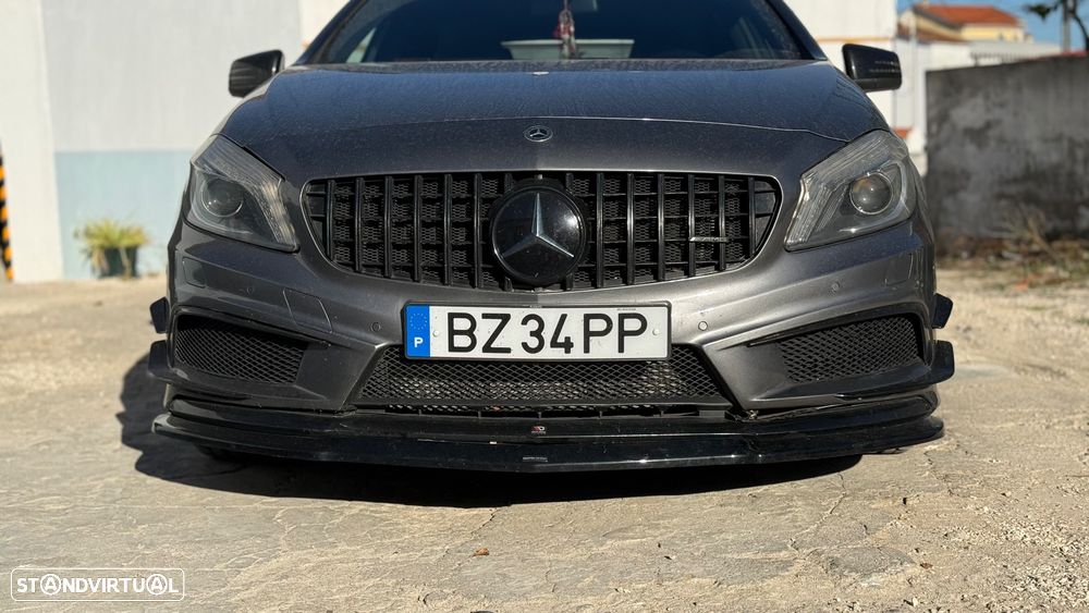 Mercedes-Benz A 180 2013 photo 3