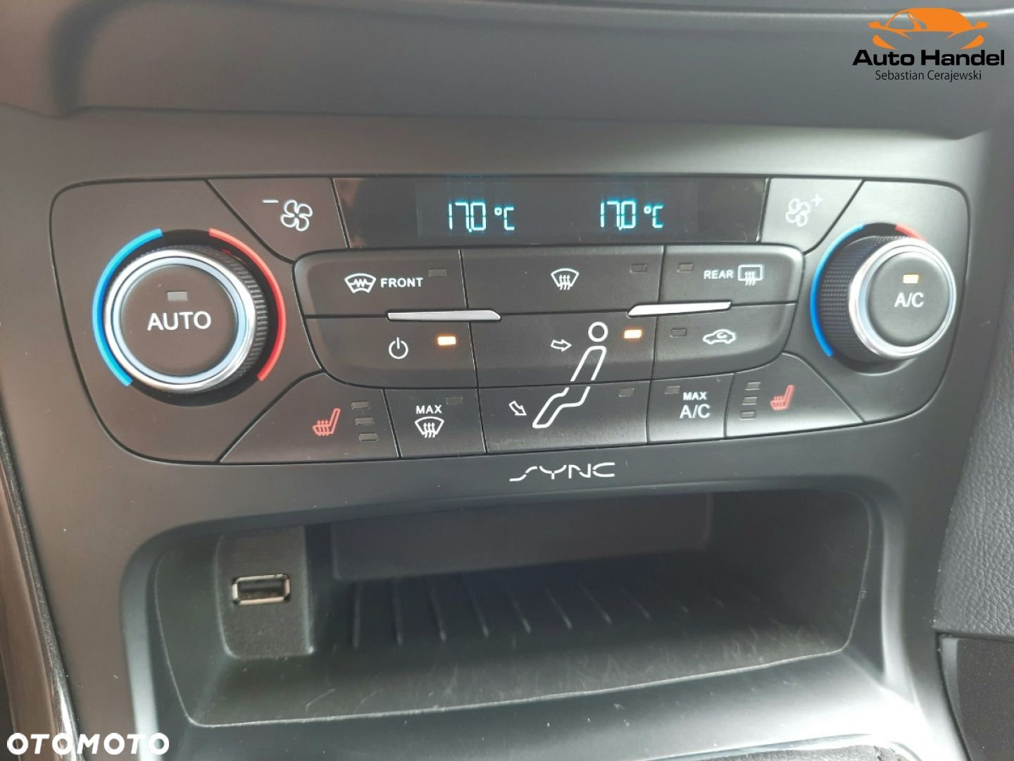 Ford Focus Turnier 1.0 EcoBoost Start-Stopp-System TITANIUM - 25