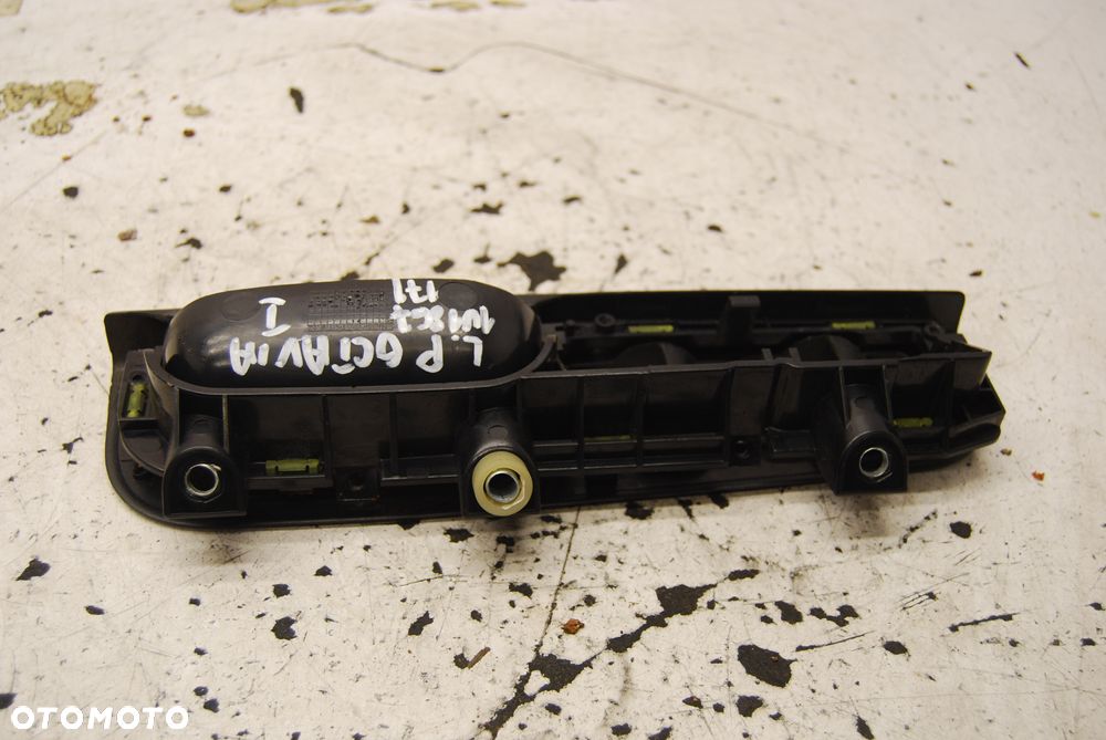 RĄCZKA UCHWYT PRZEŁĄCZNIKA SZYB LEWY PRZÓD 1U1867171 SKODA OCTAVIA I - 3