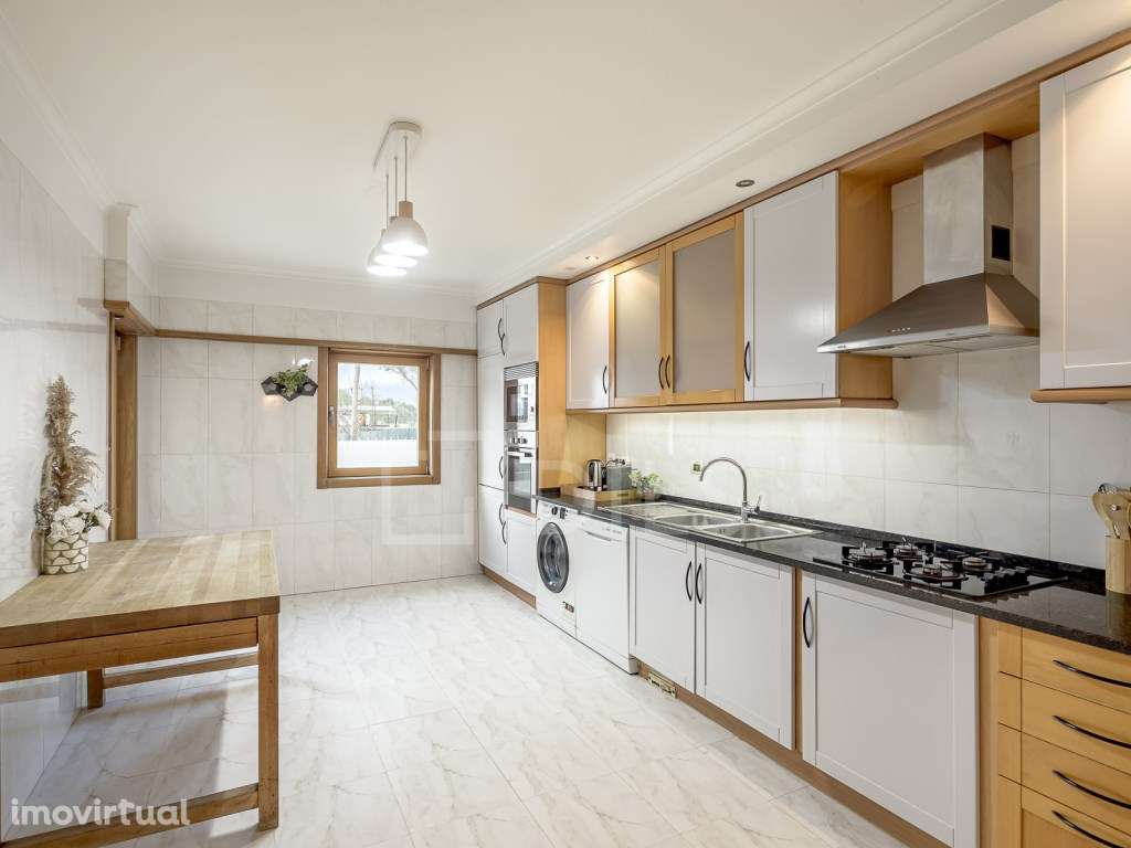 Moradia T4+1 em Cascais, com jardim privativo e piscina em condomínio - Grande imagem: 4/35