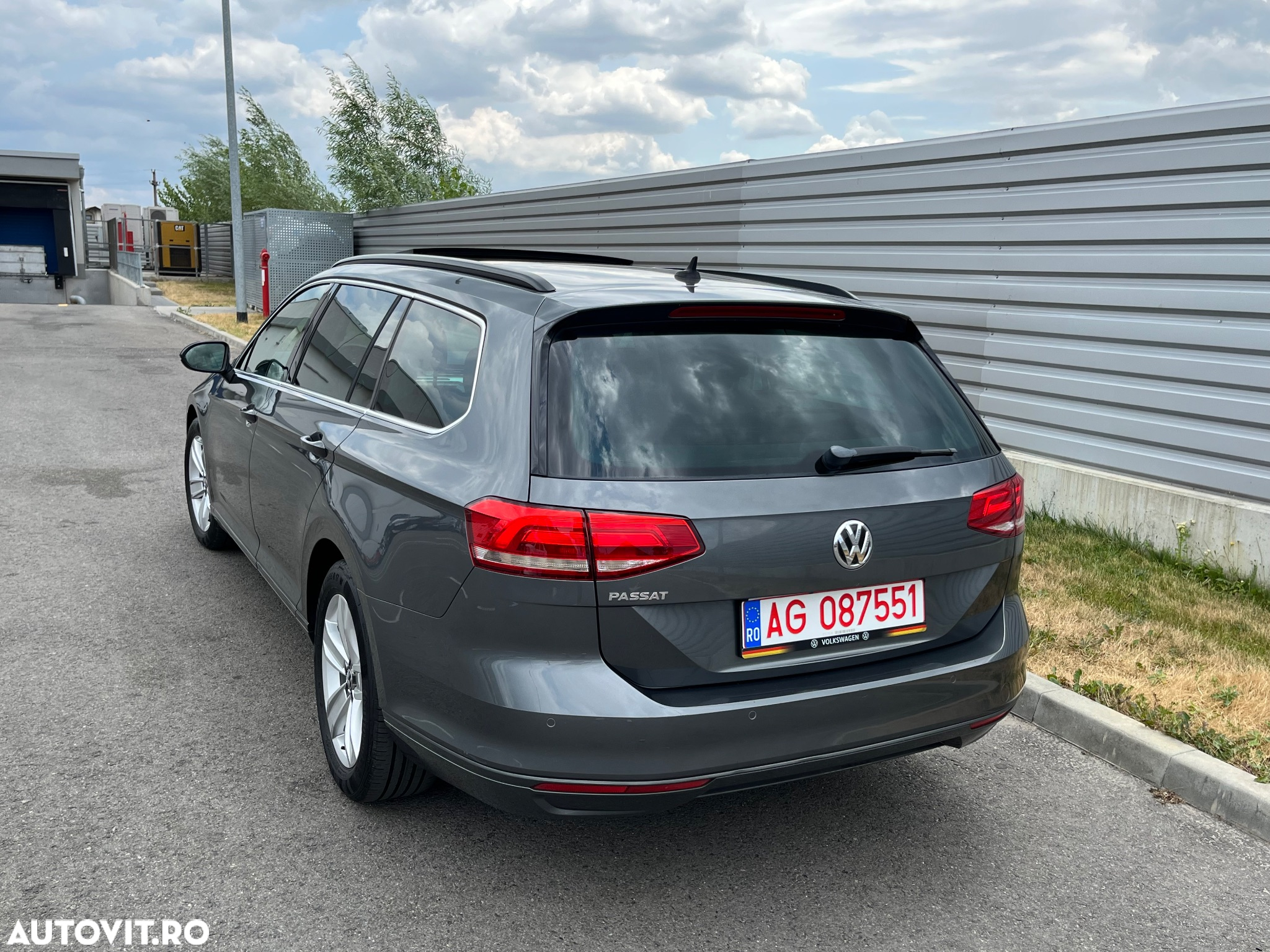 Volkswagen Passat - 18