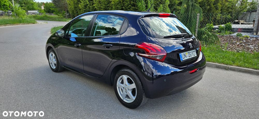 Peugeot 208 - 5
