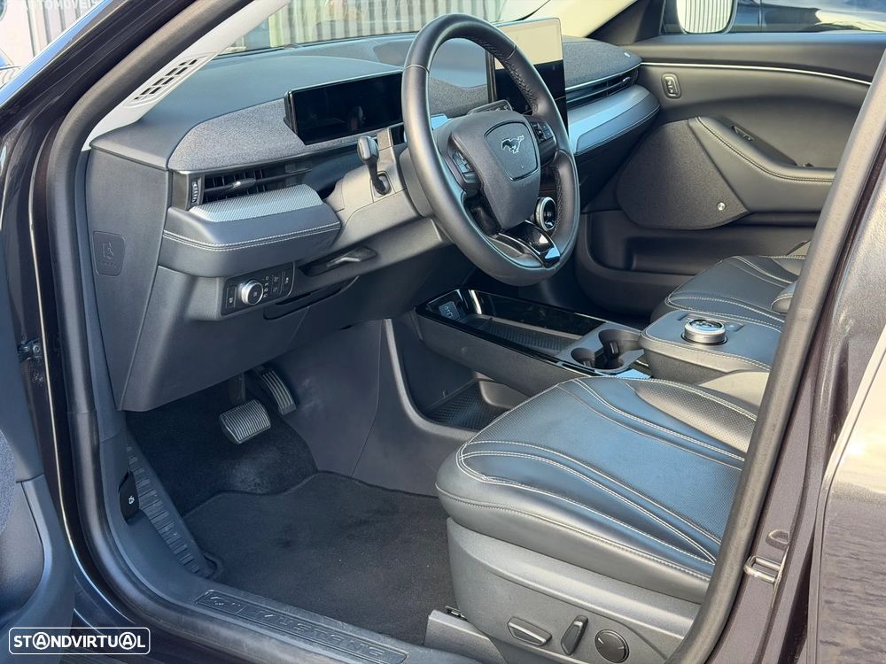 Ford Mustang Mach-E AWD PREMIUM - 11