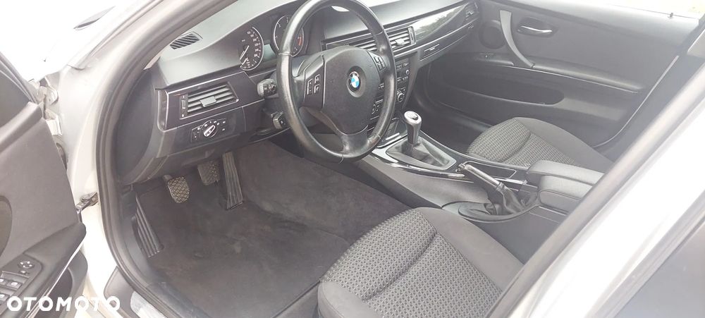 BMW Seria 3 318d - 9