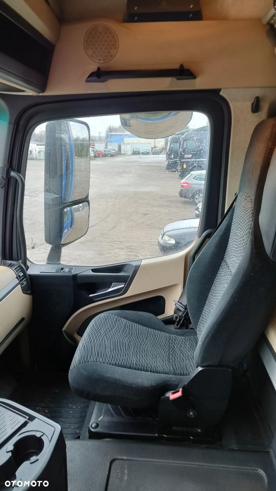 Mercedes-Benz ACTROS - 13