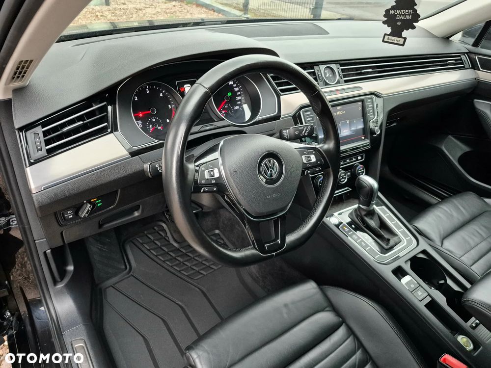 Volkswagen Passat 2.0 TDI SCR (BlueMotion Tech) 4Motion D Highline - 18