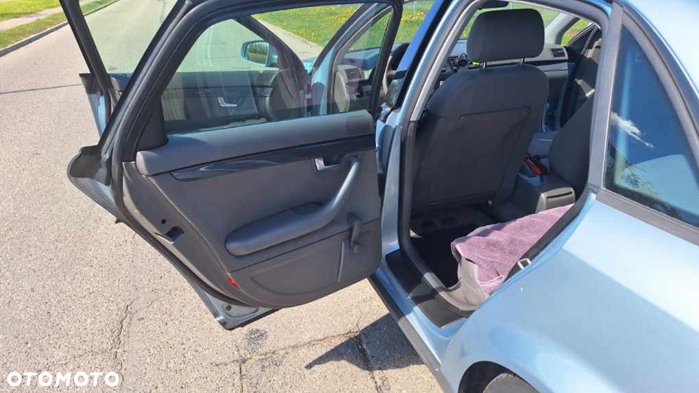 Audi A4 Limousine - 9