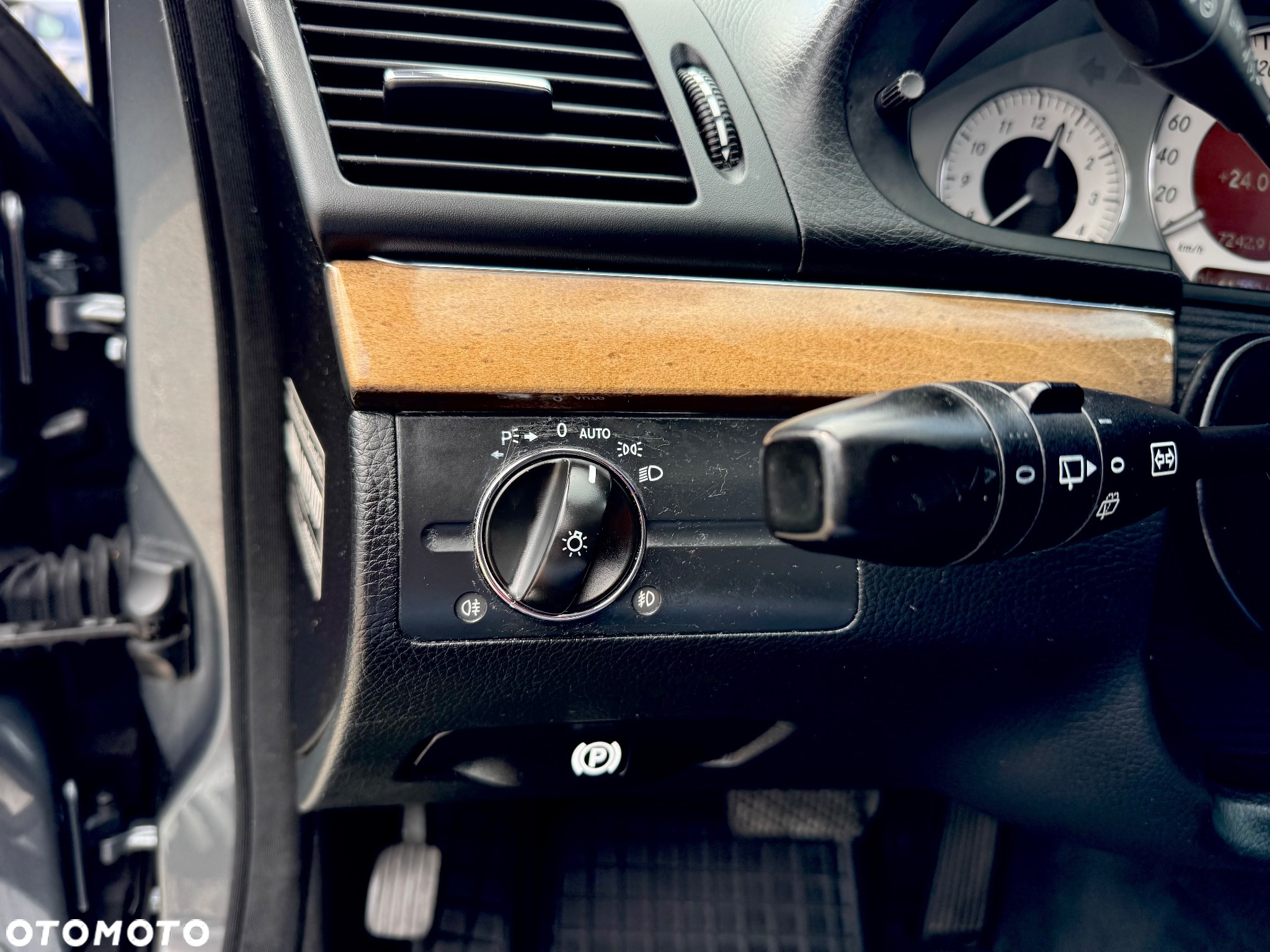 Mercedes-Benz Klasa E 200 T Kompressor Automatik Avantgarde - 36