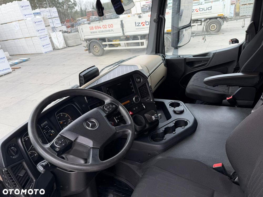 Mercedes-Benz Actros - 9