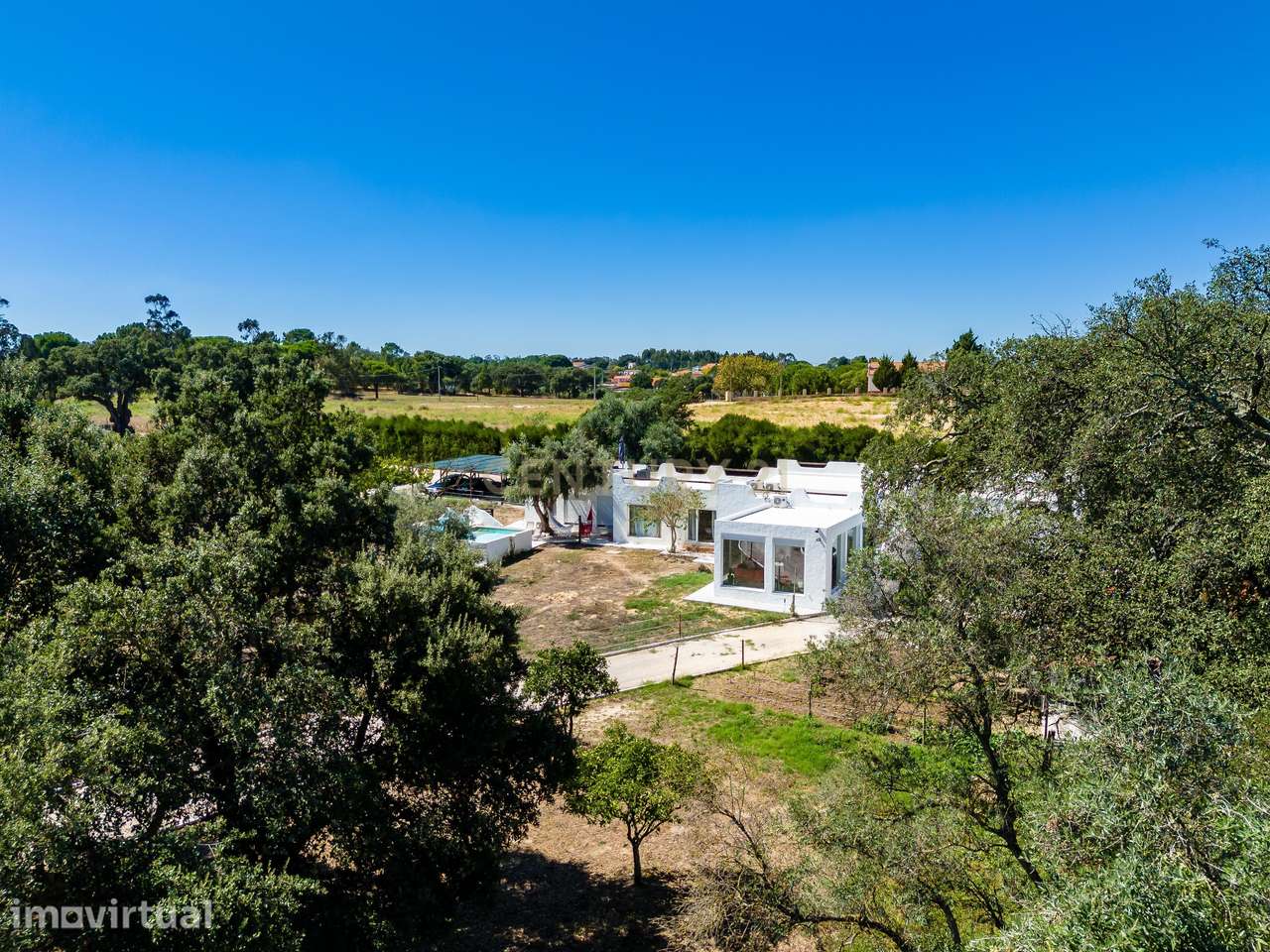Herdade de 8000m2 com Moradia T3 + Habitação T2 | Moita - Grande imagem: 3/60