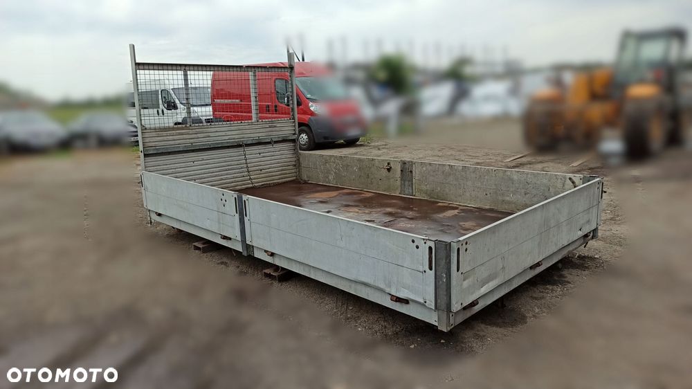 skrzynia ładunkowa paka iveco daily 3,9m - 7