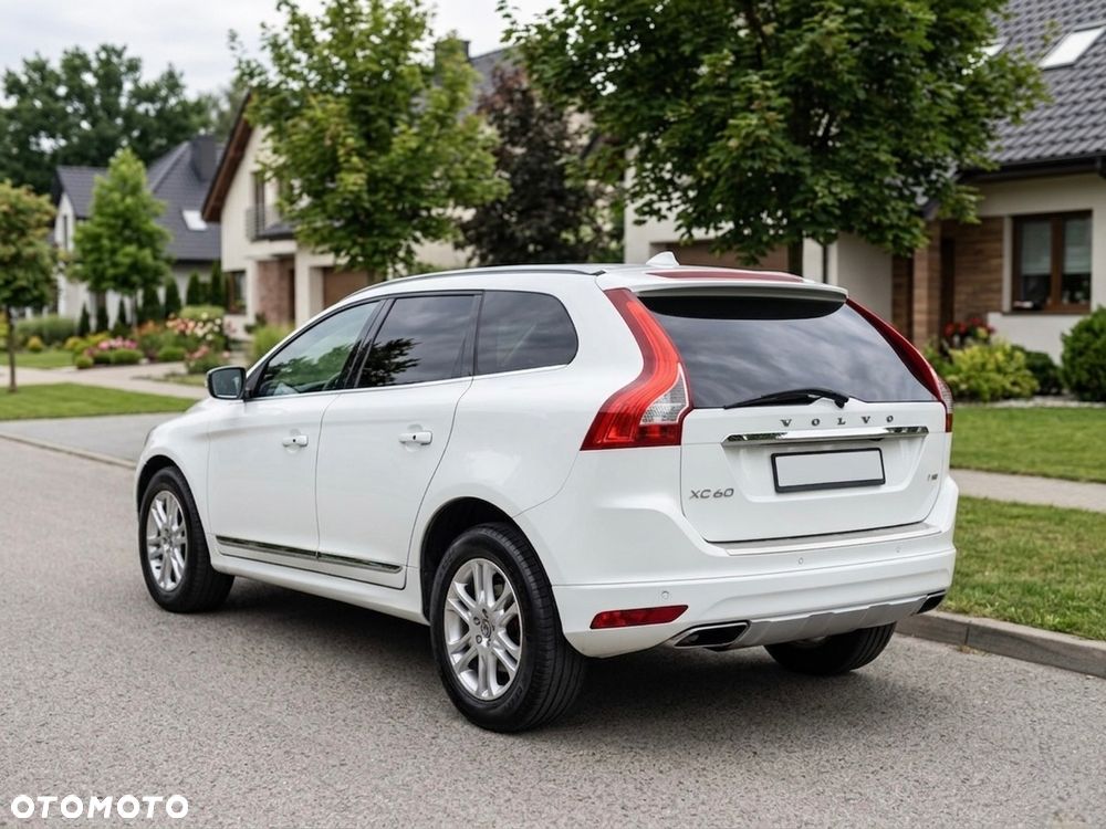 Volvo XC 60 3.2 AWD RDesign - 4