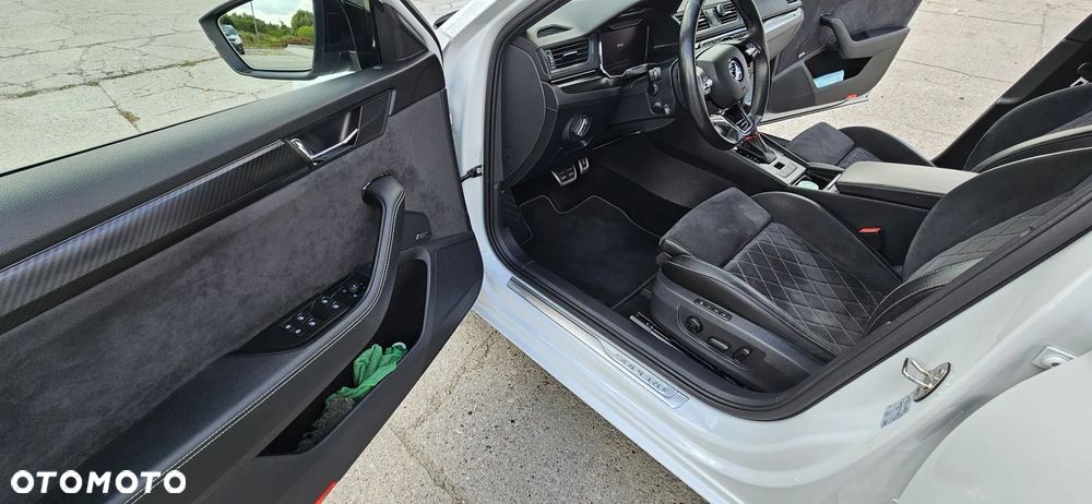 Skoda Superb 2.0 TDI DSG Sportline - 13