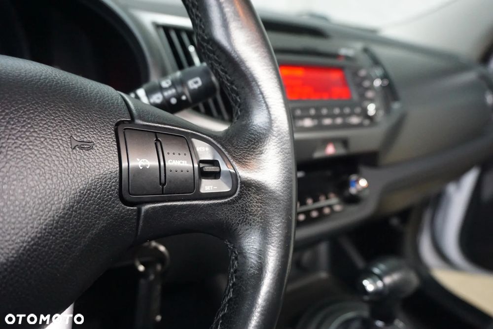 Kia Sportage 2.0 CRDI 4WD Automatik Spirit - 33