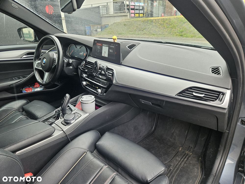 BMW Seria 5 520d xDrive - 15