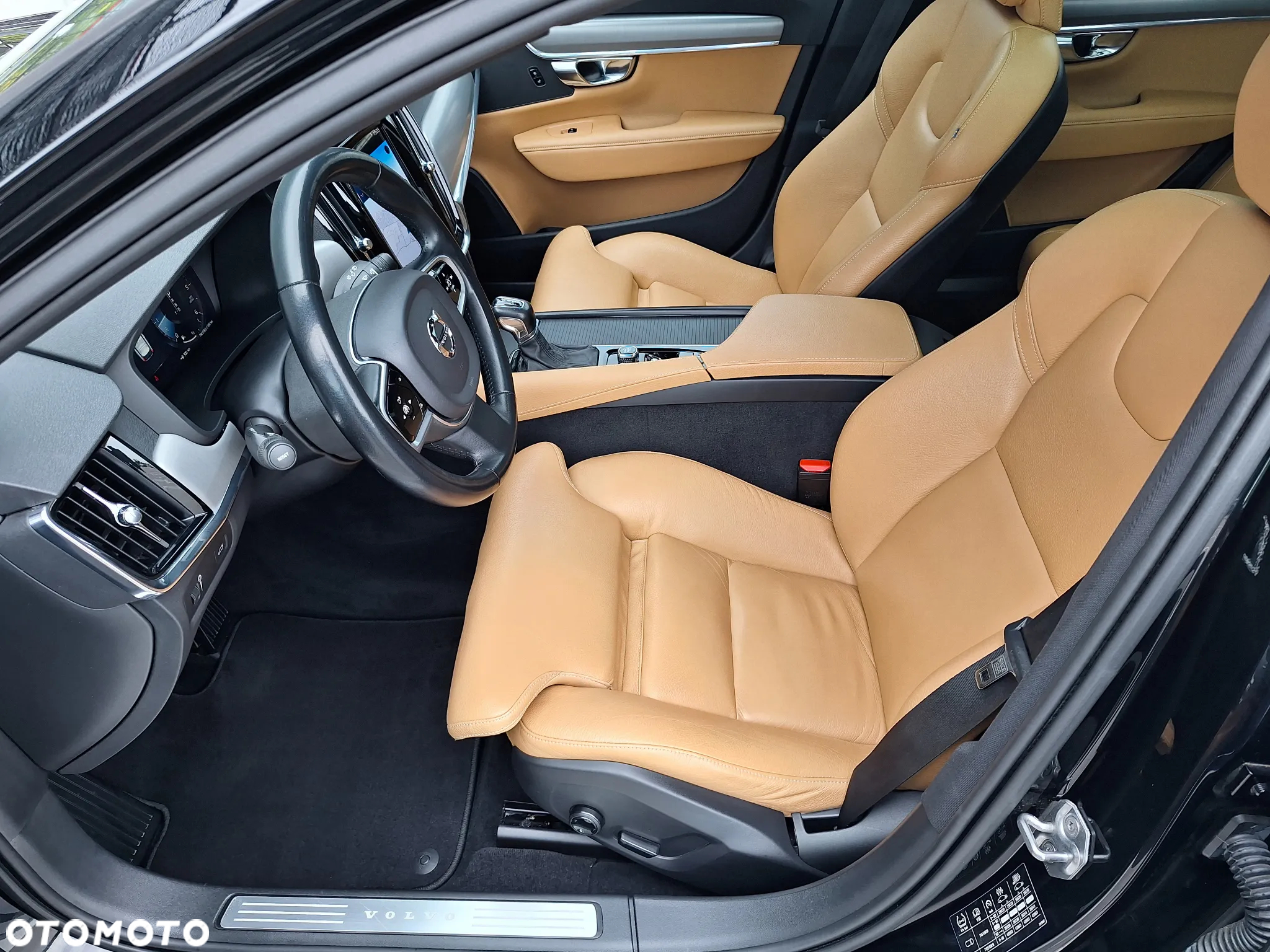 Volvo V90 D4 Momentum Pro - 20