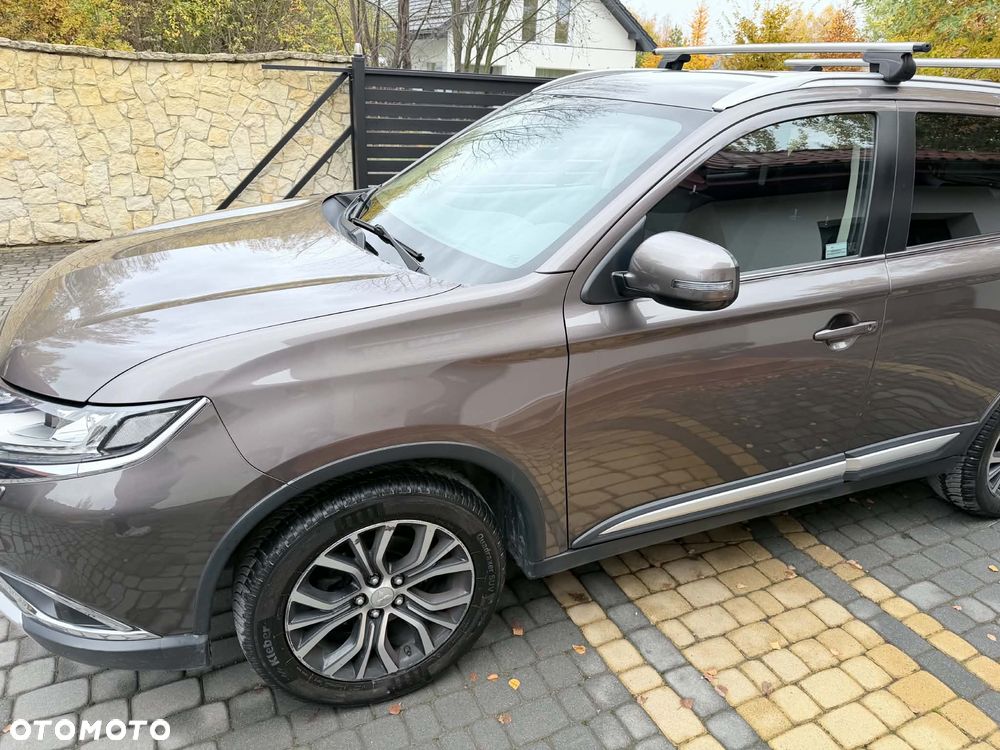 Mitsubishi Outlander 2017 photo 3