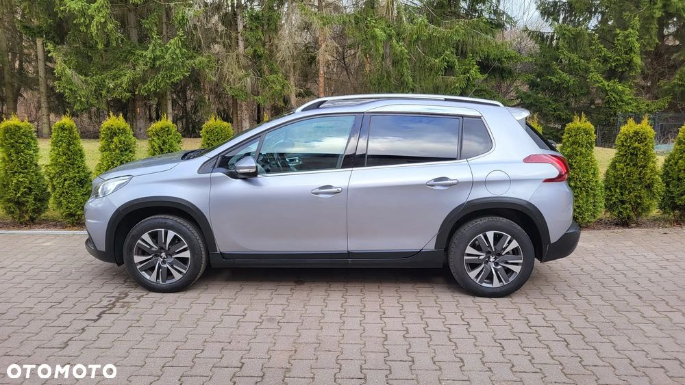 Peugeot 2008 1.2 Pure Tech Allure S&S - 6
