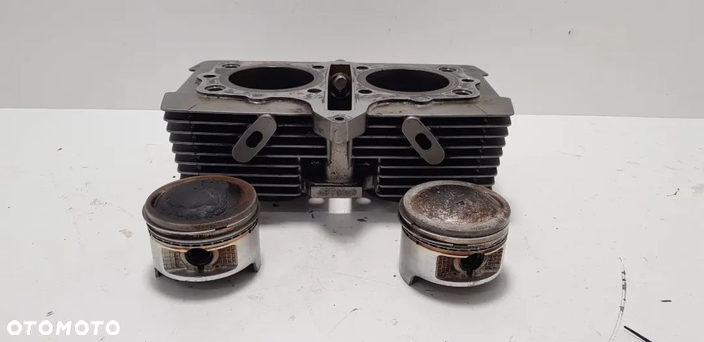 Suzuki GS 500 Cylinder - 2