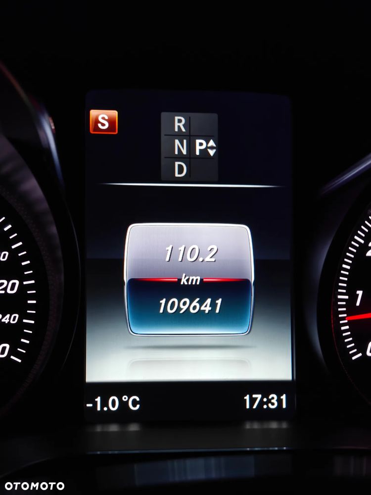 Mercedes-Benz Klasa C 200 9G-TRONIC AMG Line - 31