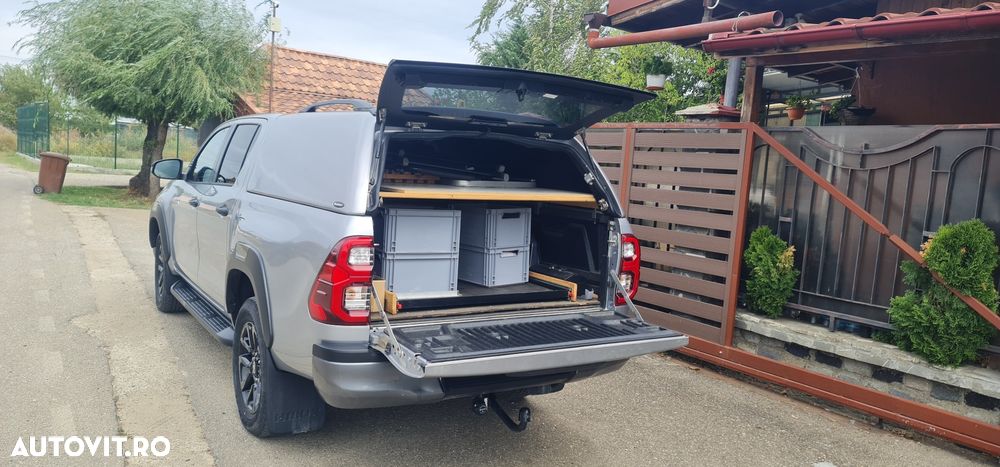 Toyota Hilux 2.8D 204CP 4x4 Double Cab AT Invincible - 3