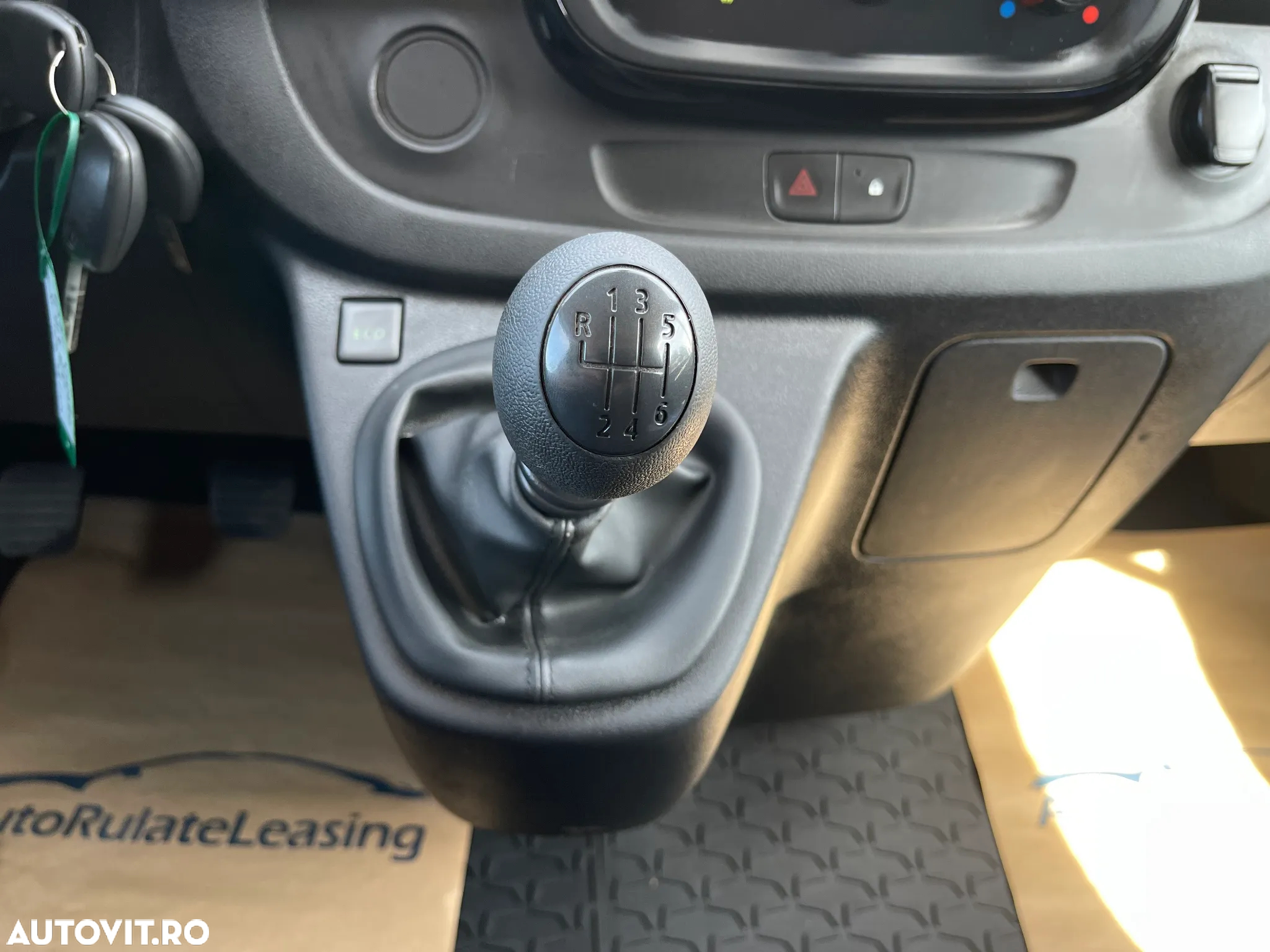 Opel Vivaro - 20
