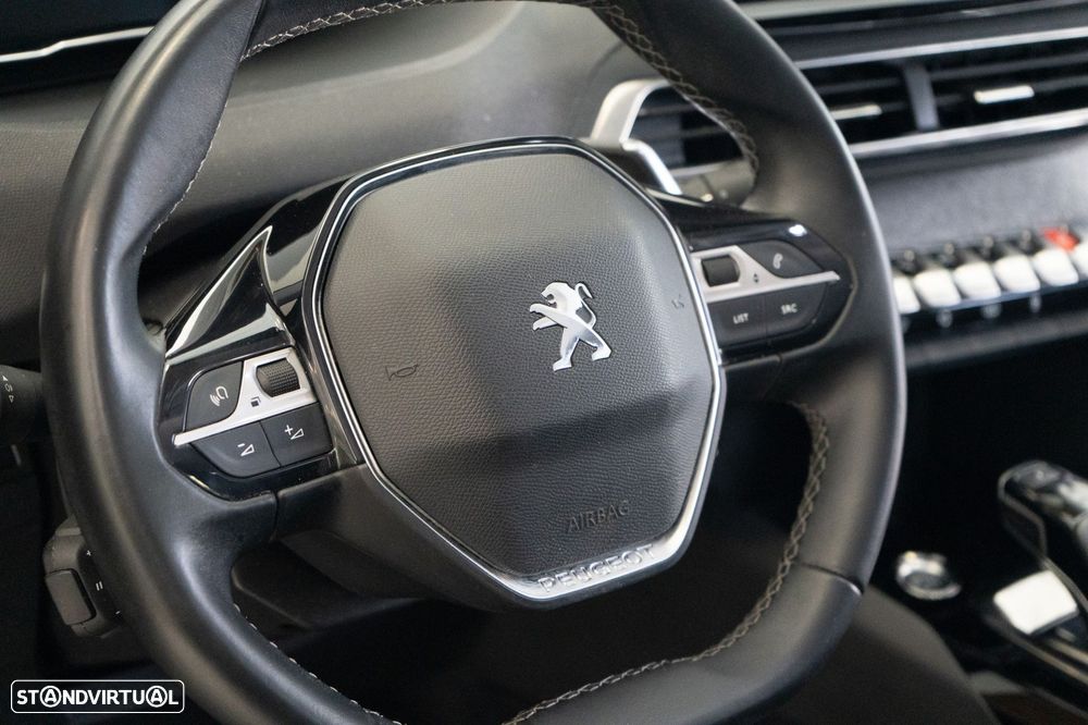 Peugeot 3008 1.6 Hybrid4 Allure Pack e-EAT8 - 19