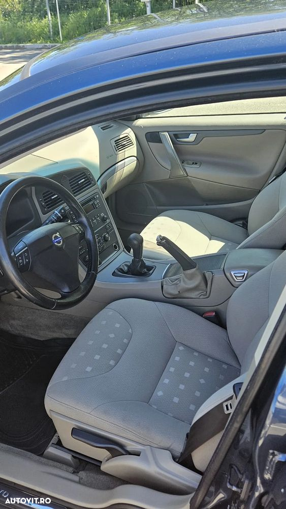 Volvo S60 2.4 D5 Kinetic - 6