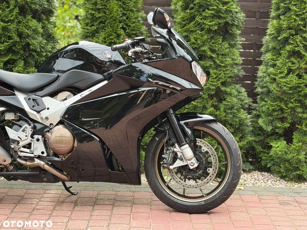 Honda VFR - 10