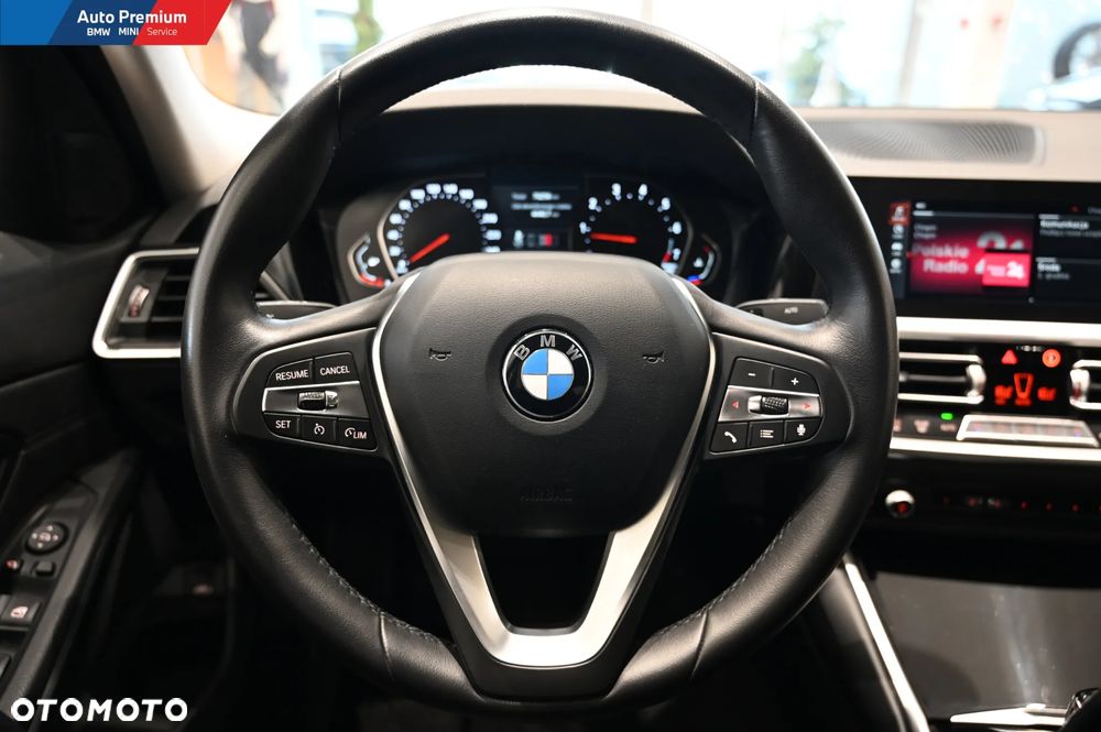 BMW Seria 3 330i xDrive - 7