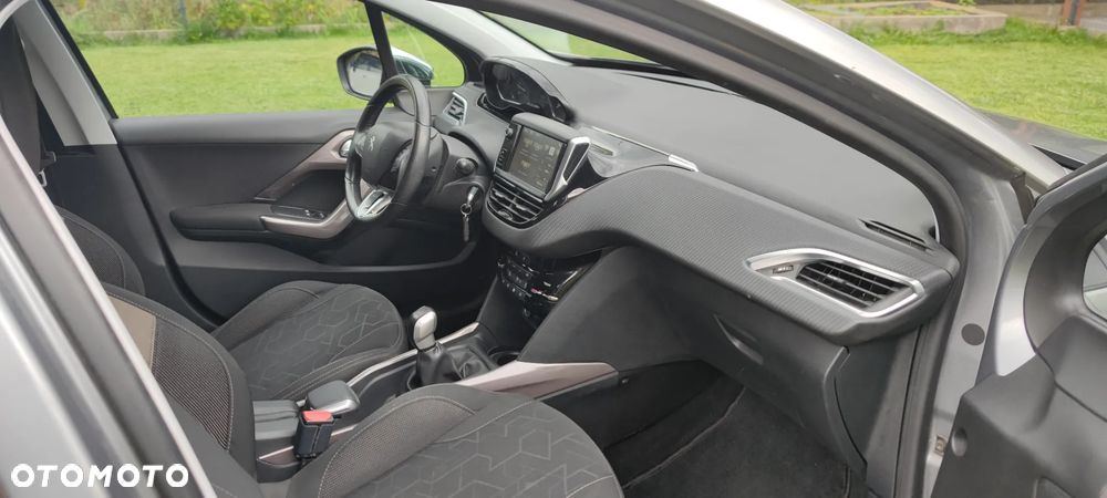 Peugeot 2008 1.6 BlueHDi Style - 6