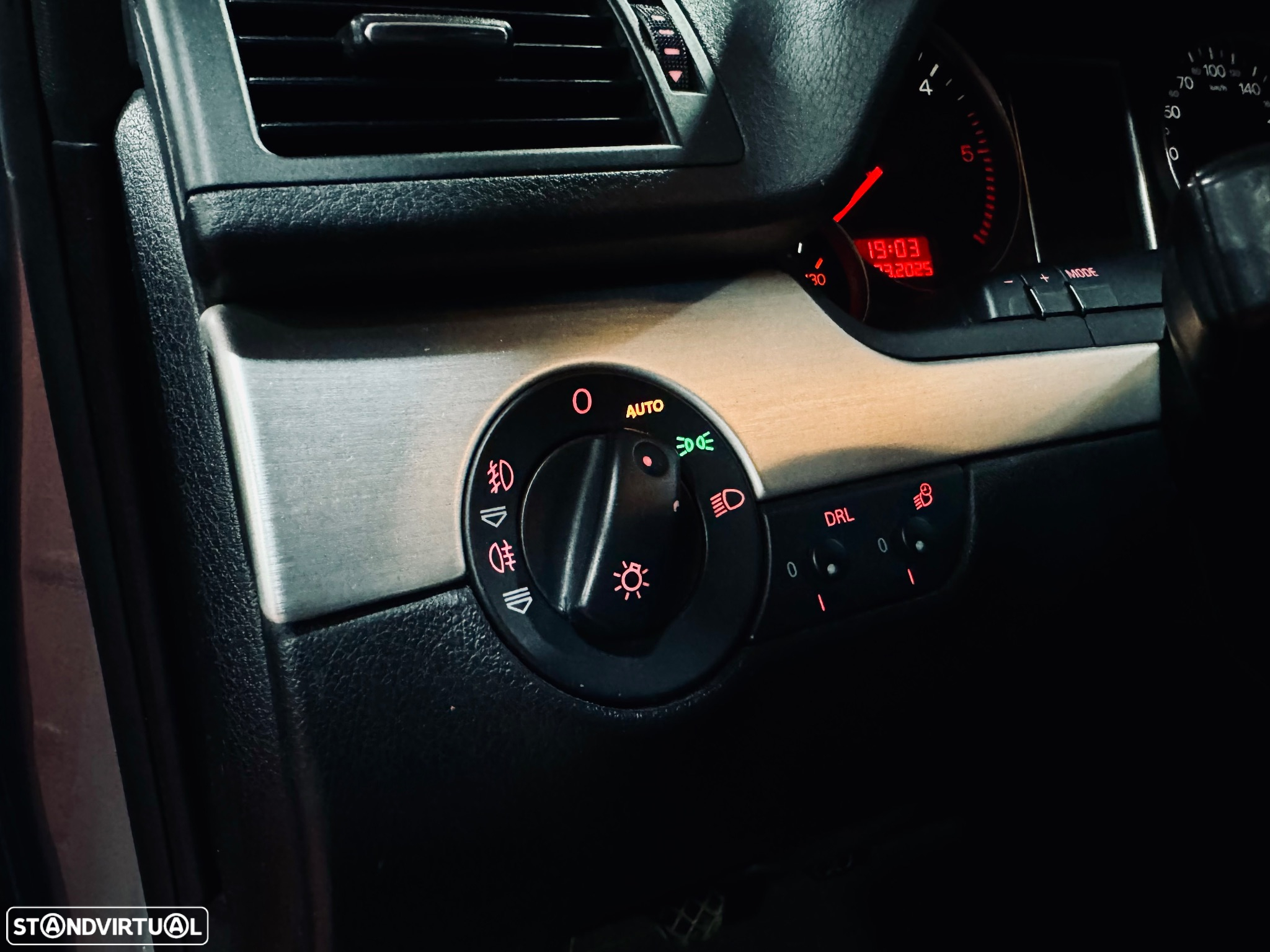 Audi A4 Avant 2.0 TDI S-line - 13