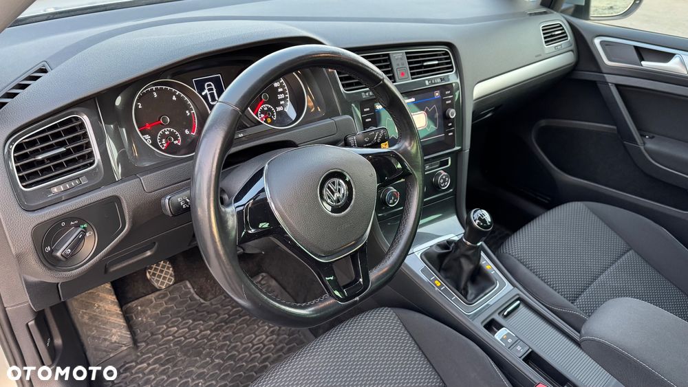 Volkswagen Golf - 14