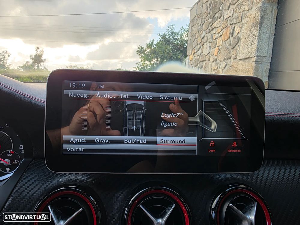 Mercedes-Benz A 45 AMG 4Matic Speedshift 7G-DCT - 26