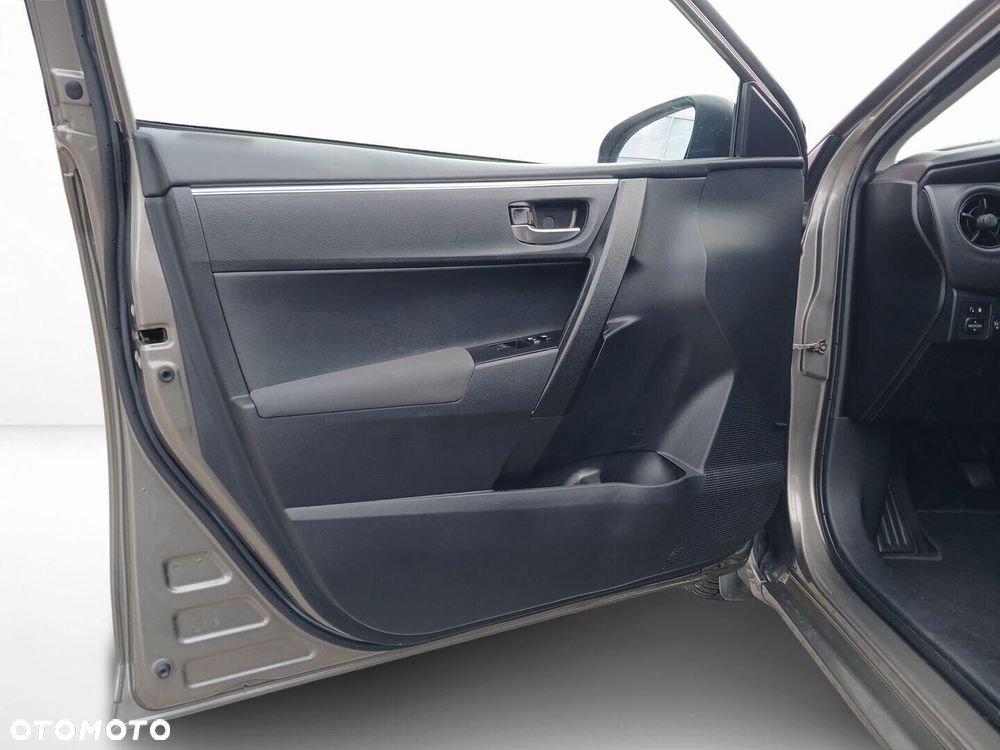 Toyota Corolla - 12
