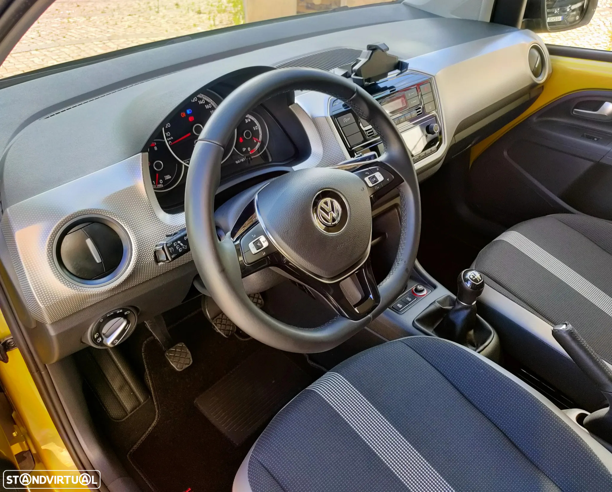 VW Up! 1.0 TSI High - 12