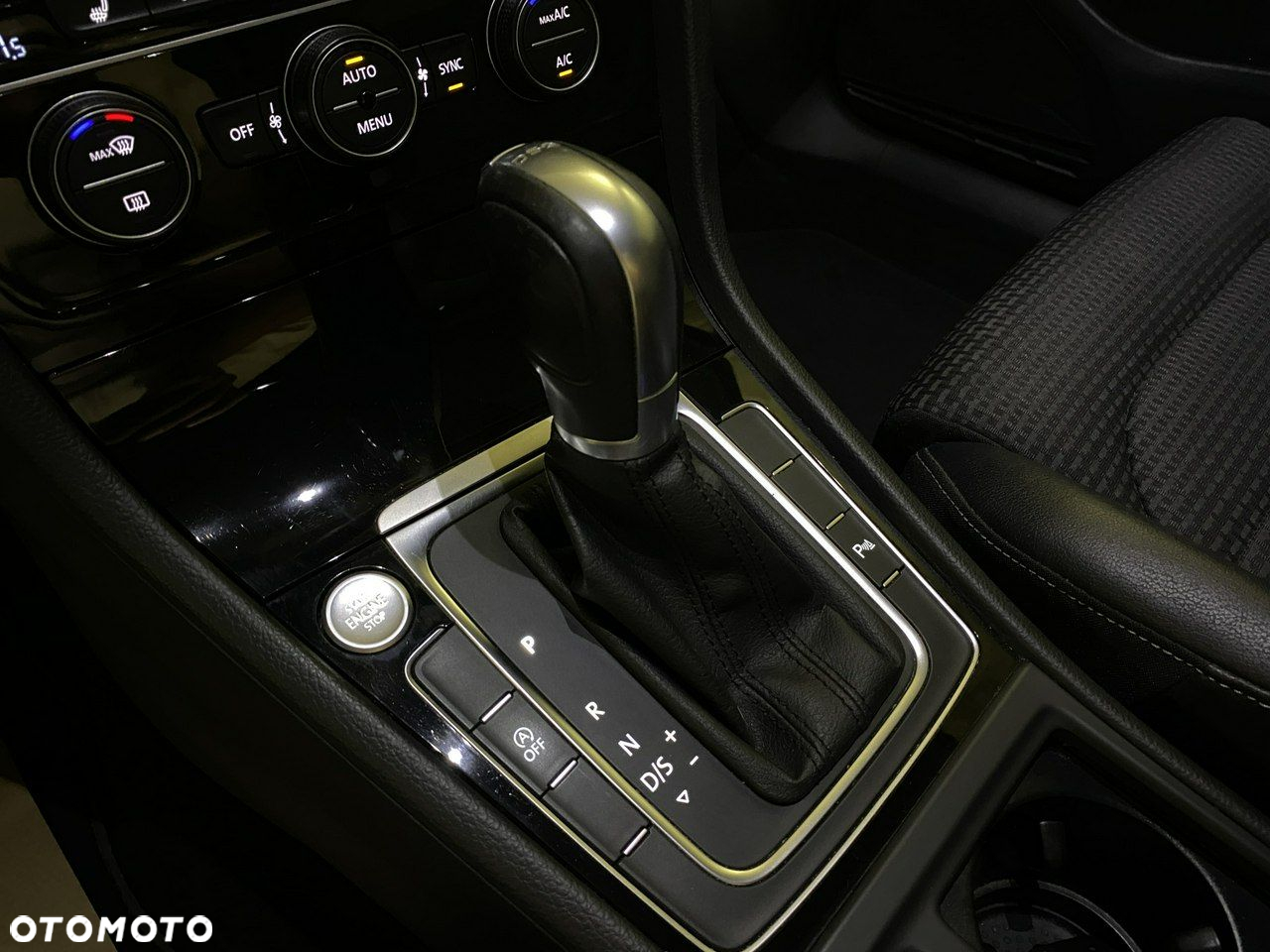 Volkswagen Golf - 23