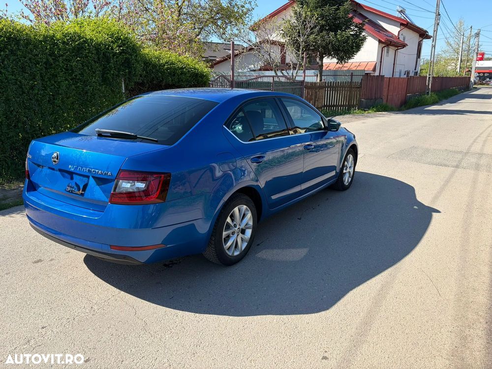 Skoda Octavia 2.0 TDI DSG Style - 2