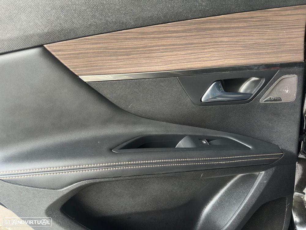 Peugeot 3008 1.6 Hybrid4 GT Line e-EAT8 - 27