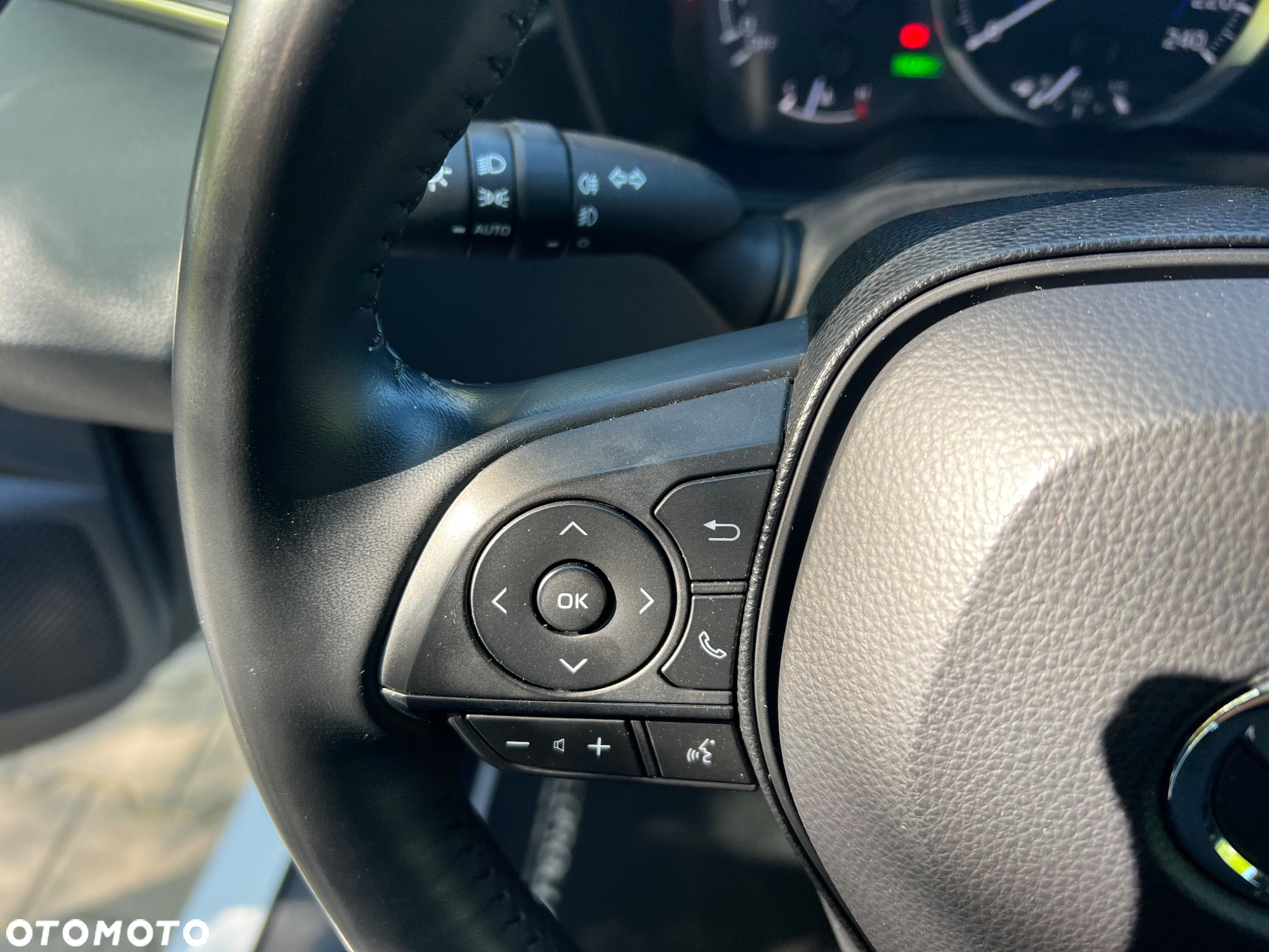 Toyota Corolla 1.8 Hybrid Active - 17