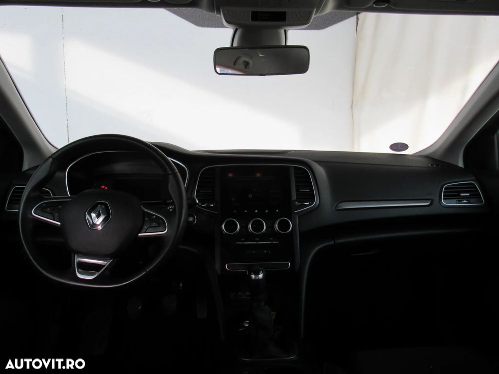 Renault Megane TCe 140 GPF BUSINESS EDITION - 10