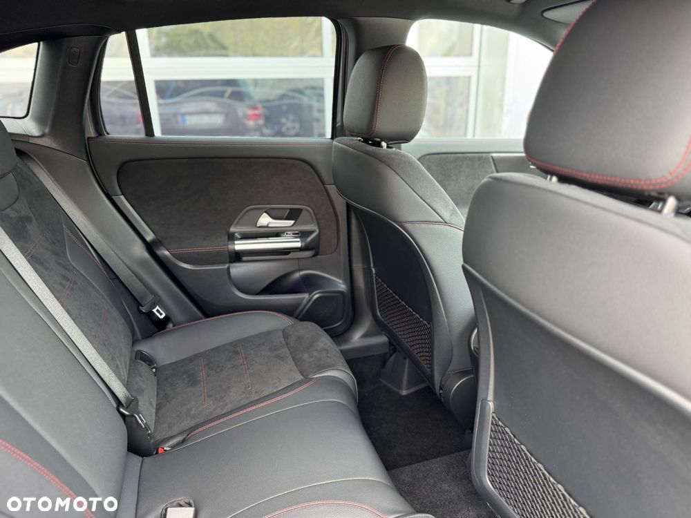 Mercedes-Benz GLA 200 AMG Line - 18