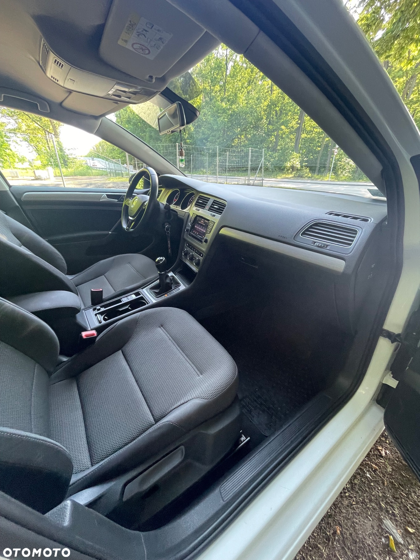 Volkswagen Golf 1.6 TDI BlueMotion Technology Comfortline - 27