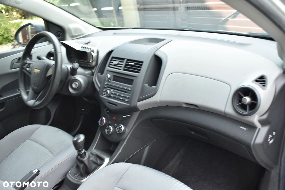 Chevrolet Aveo 1.2 LS+ - 25